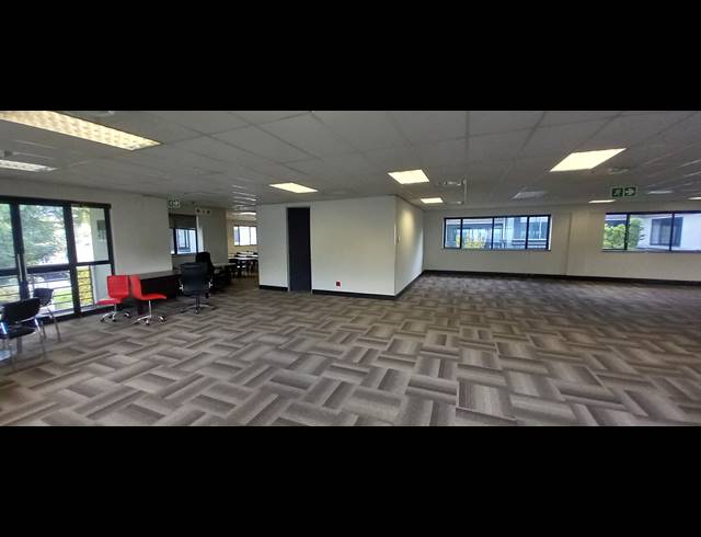 187M² OFFICE TO LET IN BRYANSTON